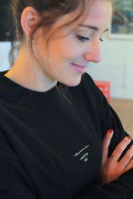 Lade das Bild in den Galerie-Viewer, trib crewneck madame unisex art neein