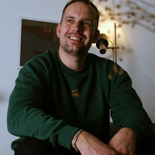 Lade das Bild in den Galerie-Viewer, Crewneck Curly Hair